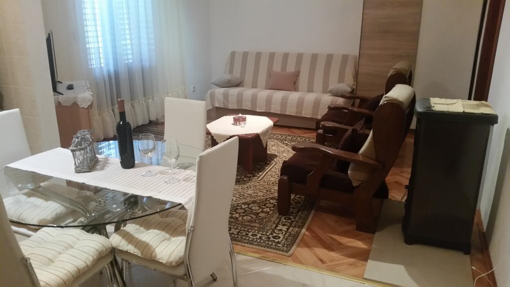 Apartment B&K Raslina Dış mekan fotoğraf