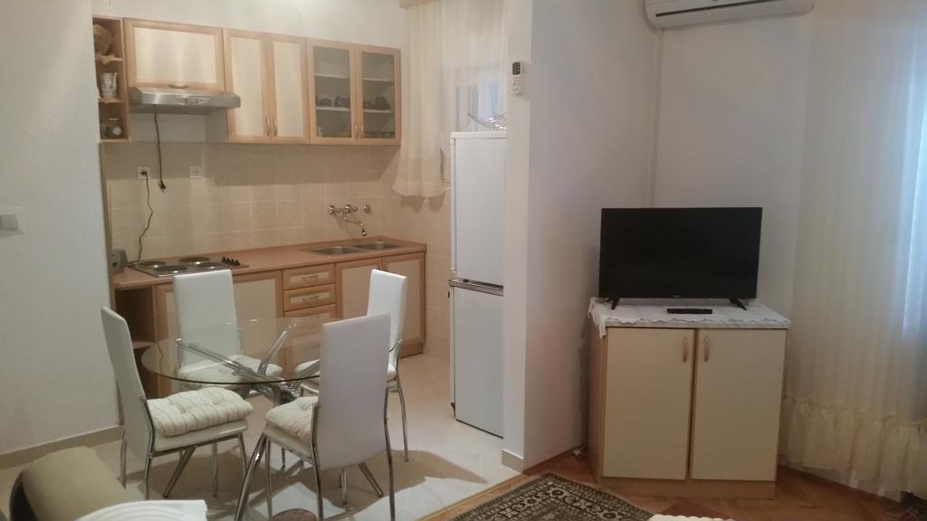 Apartment B&K Raslina Dış mekan fotoğraf