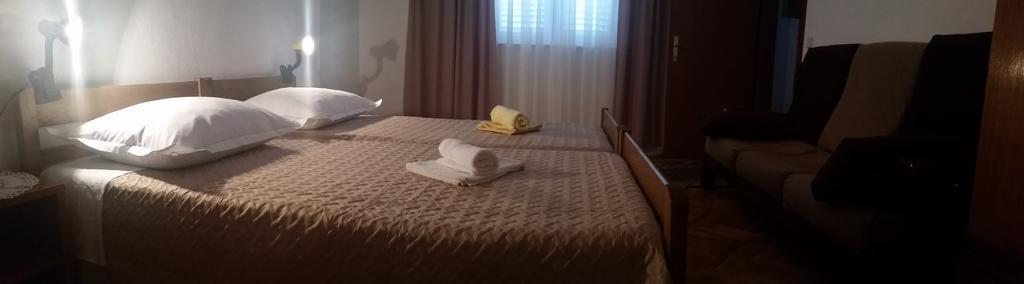 Apartment B&K Raslina Dış mekan fotoğraf